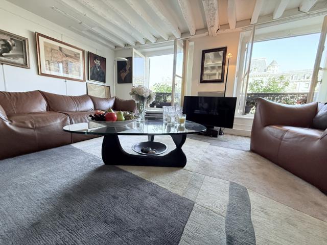 75005 Vue Seine et Notre Dame Appartement de 2/3 pièces