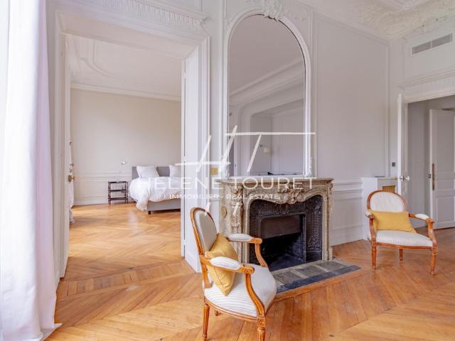 75008 Paris Appartement meublé 3 pièces 114m² 7 700 € Charges Comprises/mois