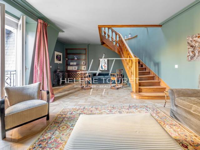 75008 Paris Appartement meublé 3 pièces 124m² 7 500 € Charges Comprises/mois