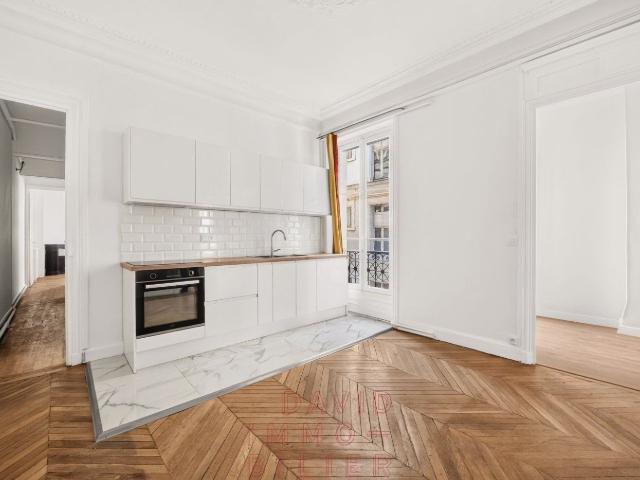 75009 Paris Rue des Martyrs: Élégance Haussmannienne 115m² Paris 9ème