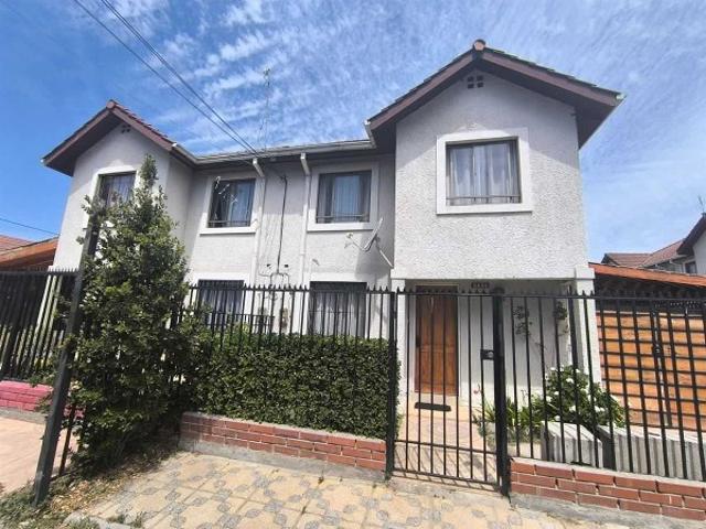 $ 700.000 Casa en Arriendo en Maipú 3 dormitorios 3 baños / Corredores Premium Chile SpA