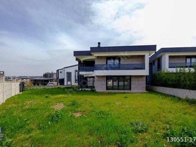 750 M ARSA İÇİNDE 350 M NET 4+1 TAM MÜSTAKİL VİLLA
