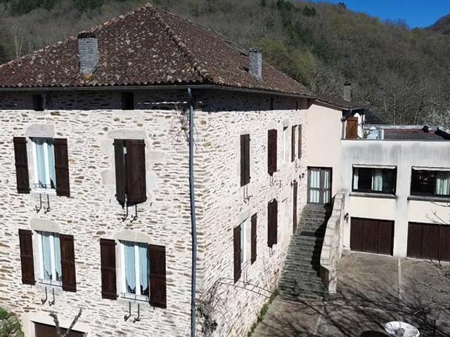 750 m² de potentiel pur ancien commerce emblématique