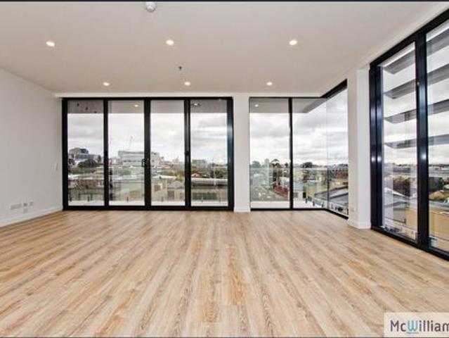 $750 pw Nth East, Fabulous Apt 2 Brm 2 Bath 1 Gge 98m2