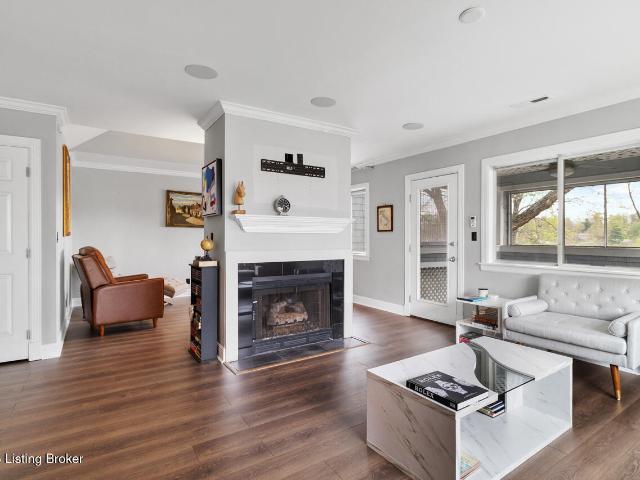 750 Zorn Ave 2