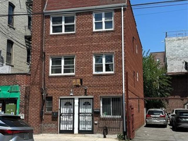 7511 Woodside Ave, Elmhurst, NY 11373