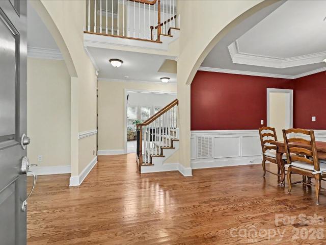7513 Meadowgate Lane