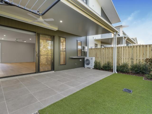 75/1 lake serenity boulevard, helensvale qld for rent lj hooker