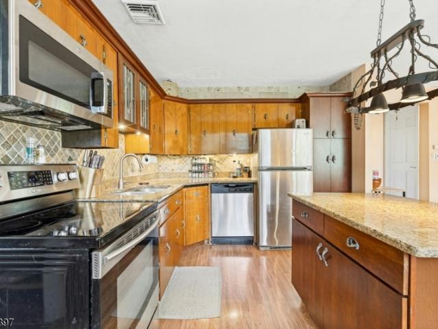 751 Peters Ln