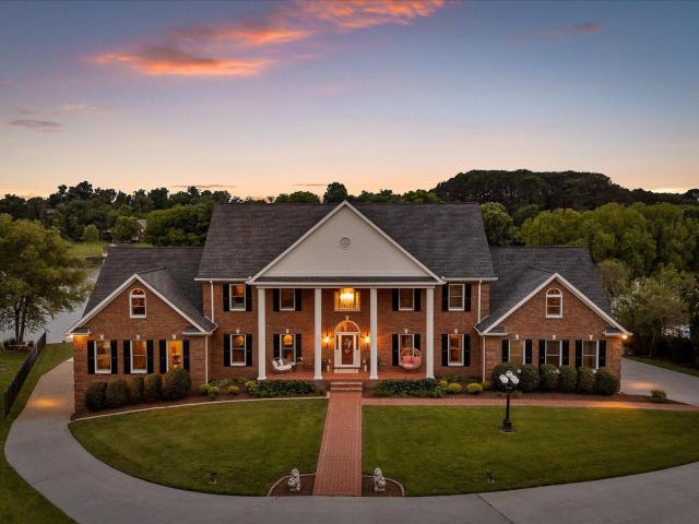 7526 Twisting Creek Lane