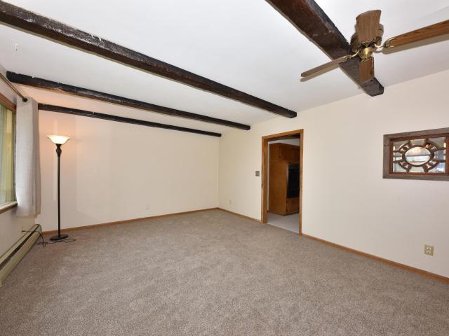 7526 W County Line Rd