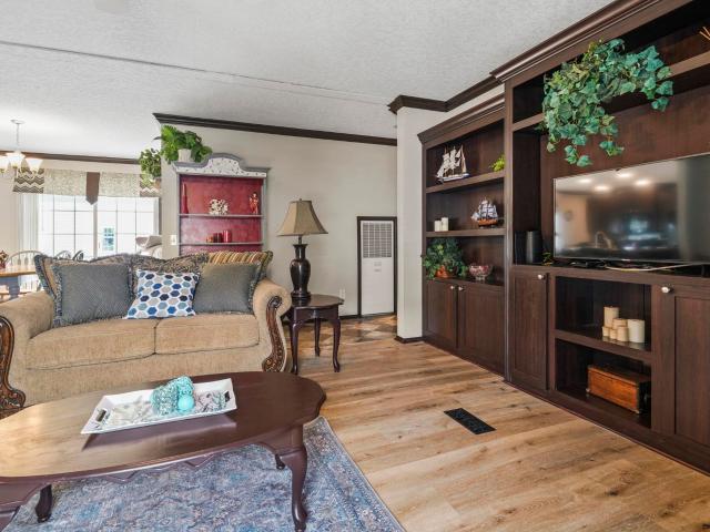 7529 Aubrey Ln
