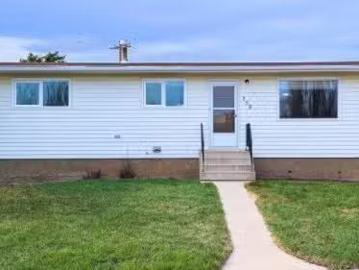 752 54 Avenue West, Claresholm, AB, T0L 0T0 house for sale.
