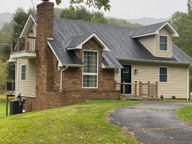 752 Cleghorn Valley Rd
