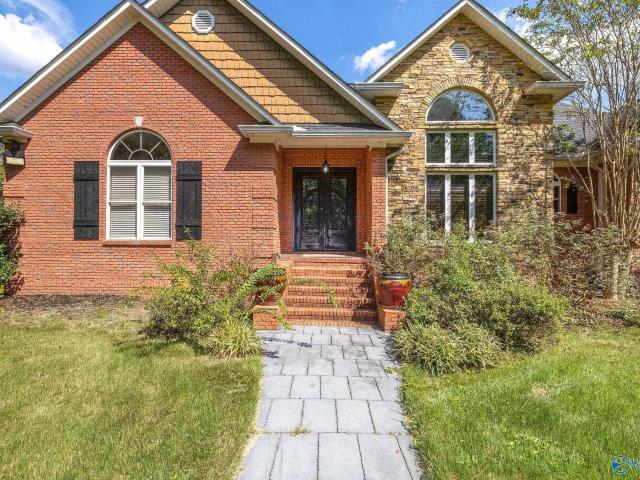 752 NE 12th Way