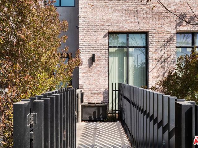 752 W 19th Street B