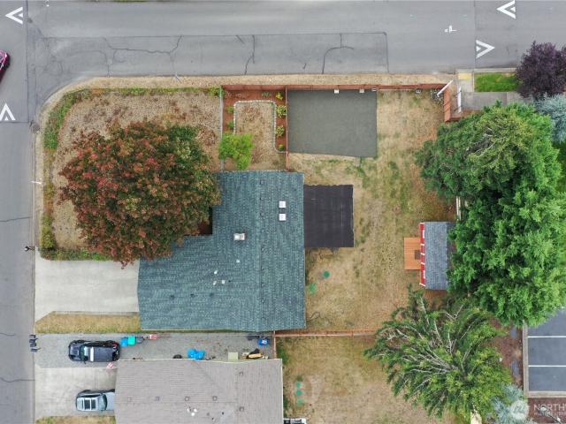 7537 12th Avenue NE