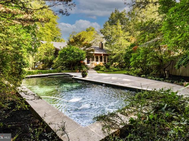 7533 Willow Lane