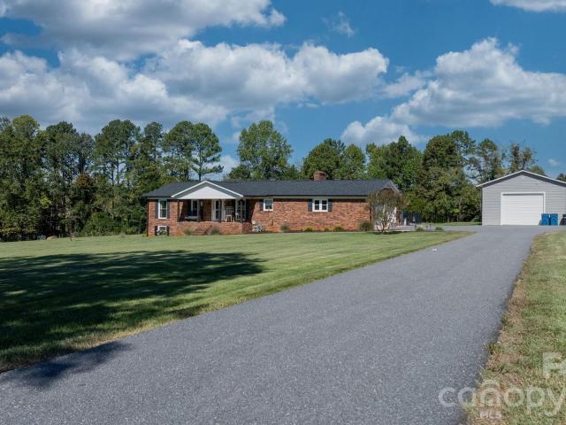 7546 Long Island Road