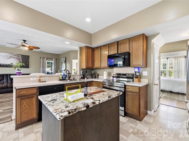 7541 Sparkleberry Drive