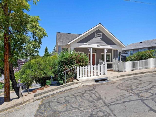754 Alhambra Street
