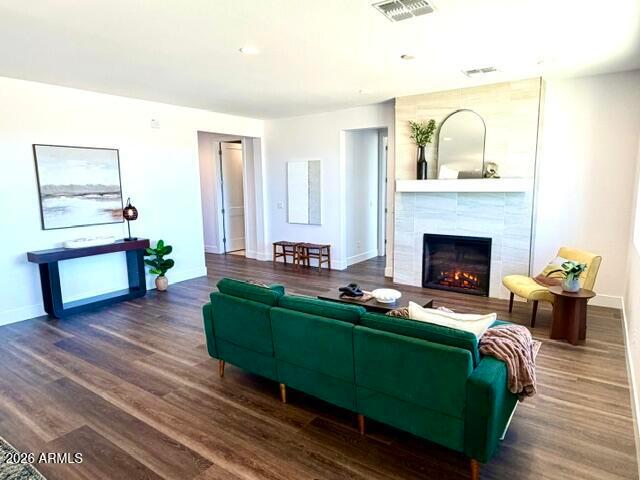 7555 E Louie Lane