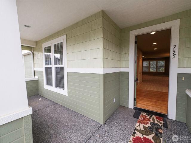 755 SE Heron Drive