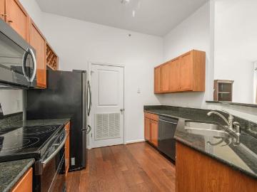 755 Walker Sq # 4B