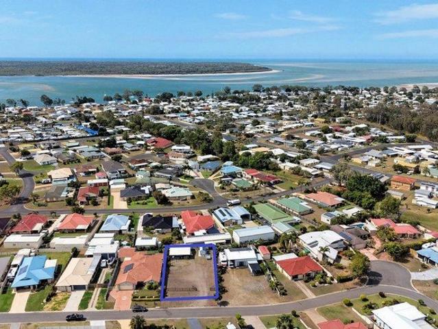 755m² Block With Sheds Just A Short Walk To The Beach