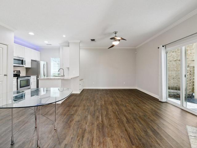 7575 Cambridge St, Unit 301, Houston, TX 77054 | MLS #71488