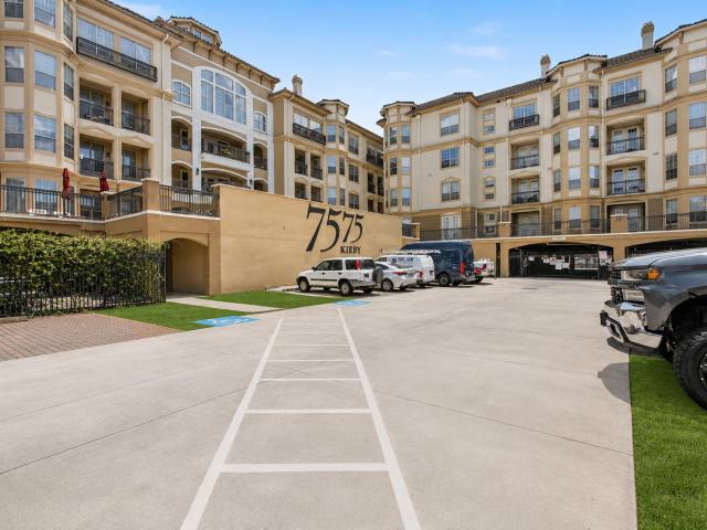 7575 Kirby Drive 1302