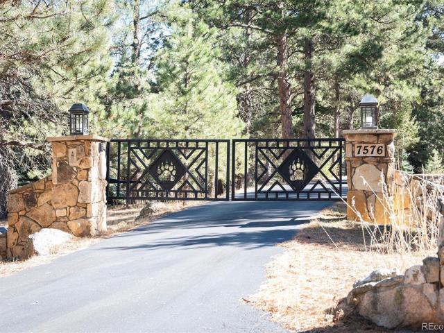 7576 Heartsease Way