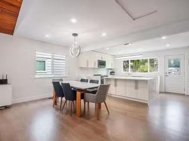 757 18Th Street E, North Vancouver, BC, V7L 2Y7 house for sa.