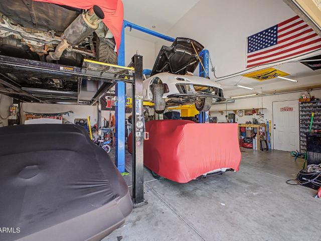 7588 w kerry lane