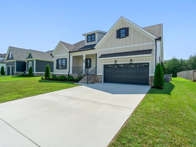 7582 Paxton Circle