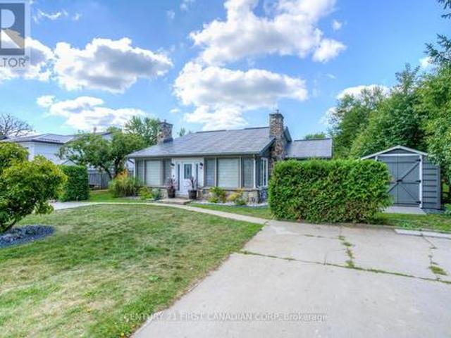 7583 Biddulph Street, Lambton Shores Port Franks, ON, N0M 2L0 house for lease | Listing ID X13524 | Royal LePage