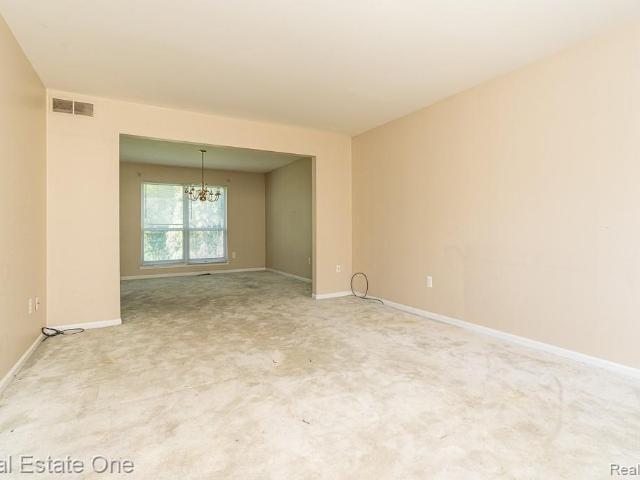 7583 Greenway Lane