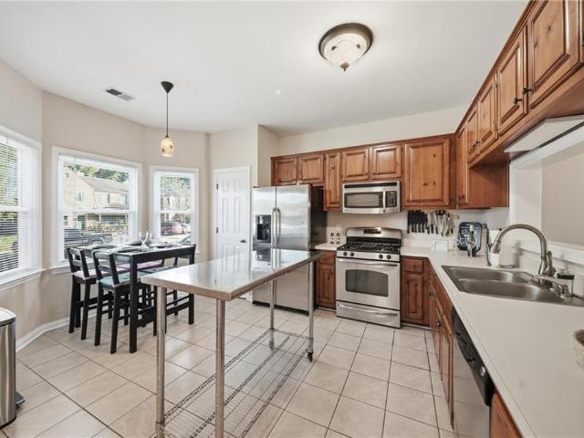 758 Creekside CRES