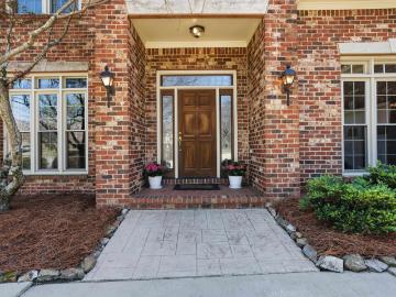 759 Lake Crest Drive