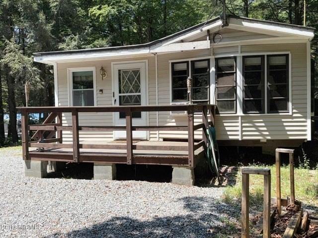 759 North Main Rd # V8 J