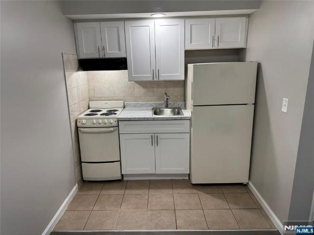 75 1st Street 12, Hackensack, US, NJ
