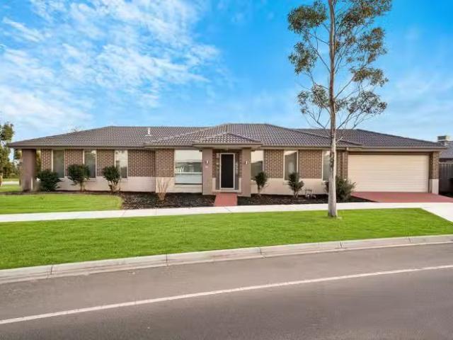 75 Trillium Boulevard, CRANBOURNE NORTH, VIC 3977 House for.