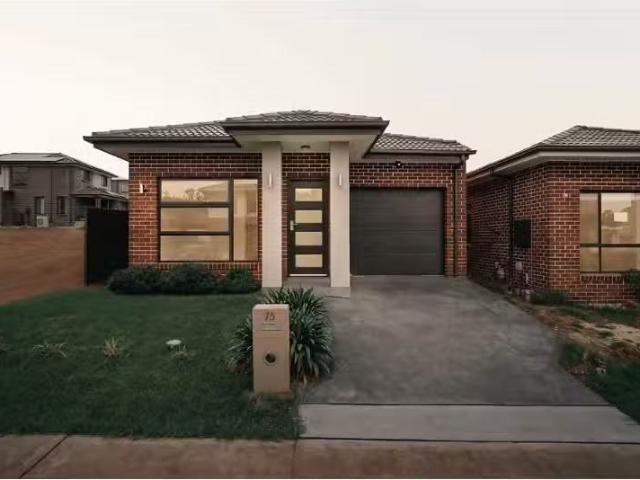 75 Weyman Road, Austral House for rent Listed by Hayley Hanbi.