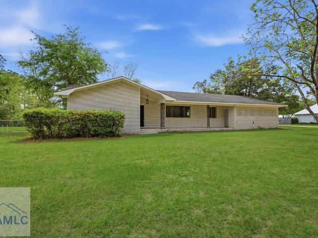 75 Woodlawn Drive