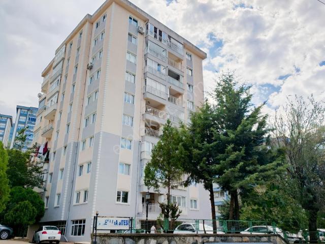 75. Yıl Mahallesinde İçi Full Yenilenmiş 3+1 Lüks Daire