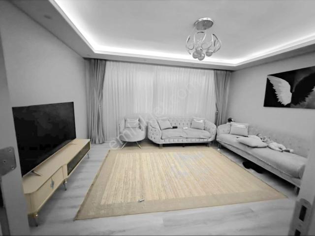 75.yıl Merkezi Konumda 2 Yaşında Asansörlü Ara Kat Satılık Daire