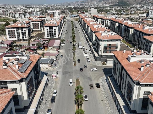 75.yıl Ürgen Paşa Caddesi Üzerinde Yola Sıfır 3+1 Daire