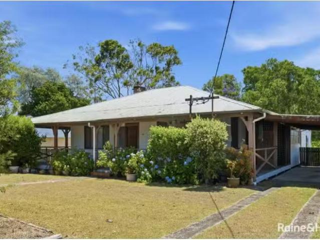 75 Yambo Street, MORISSET House for rent Listed by Sammie Sul.