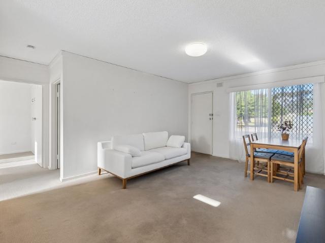 7/5 Barry Road