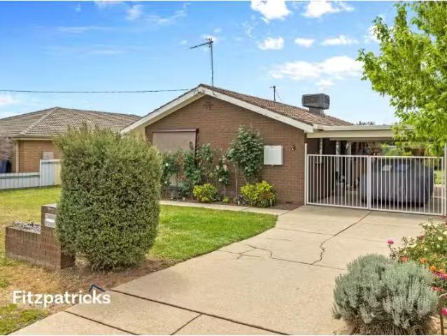 75 Brunskill Avenue, Forest Hill House for rent Listed by Ren.